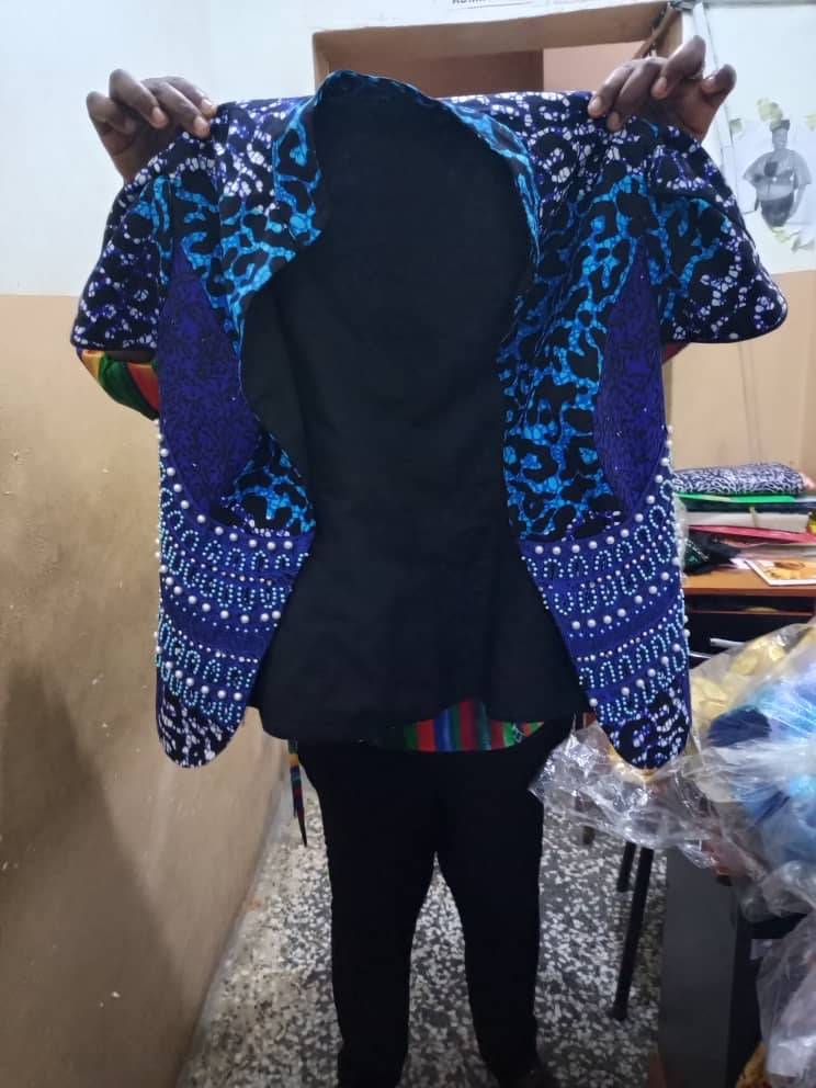 Patches free jacket with cap sleeve